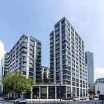 Close-Urban Chic - Luxury Warsaw Stays -10 People- Mennica Residence