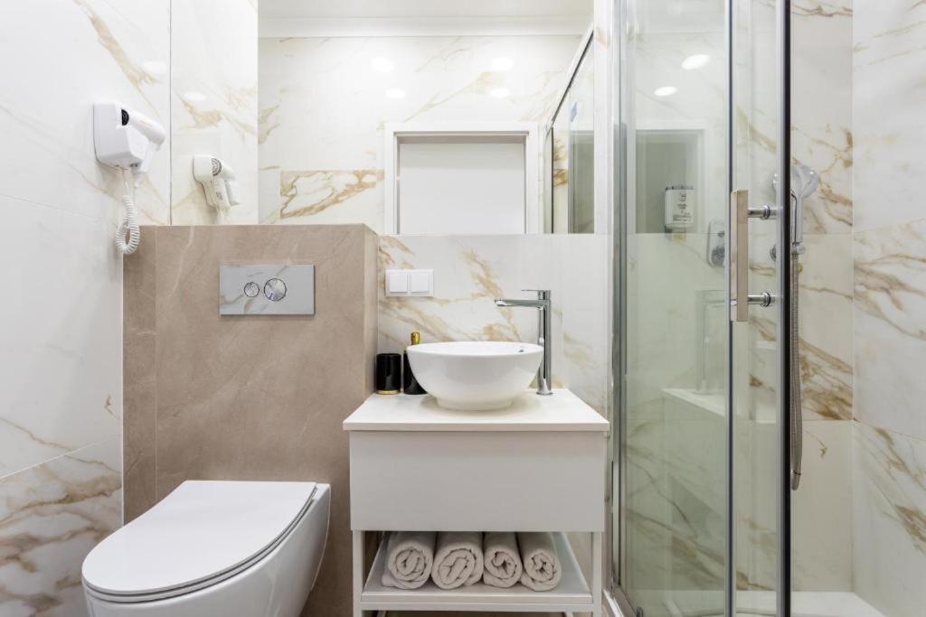 Close-urban Chic - Luxury -10 People- Mennica Apartament