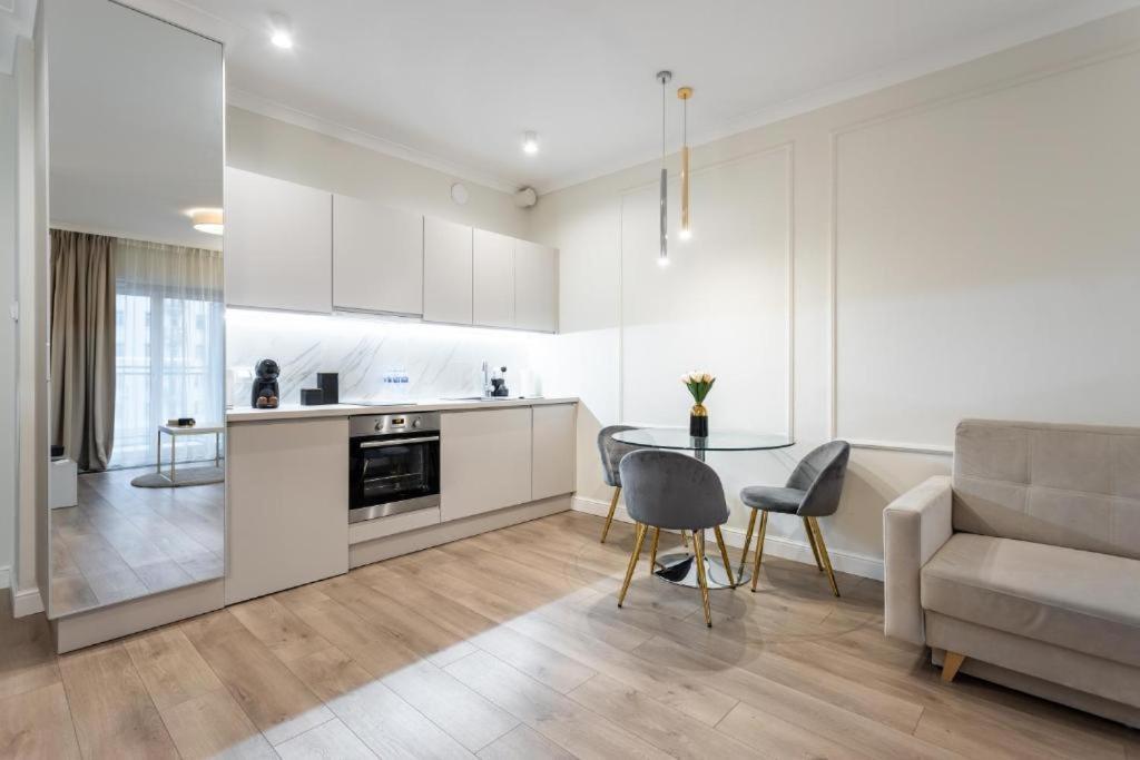 Close-urban Chic - Luxury -10 People- Mennica Apartament *