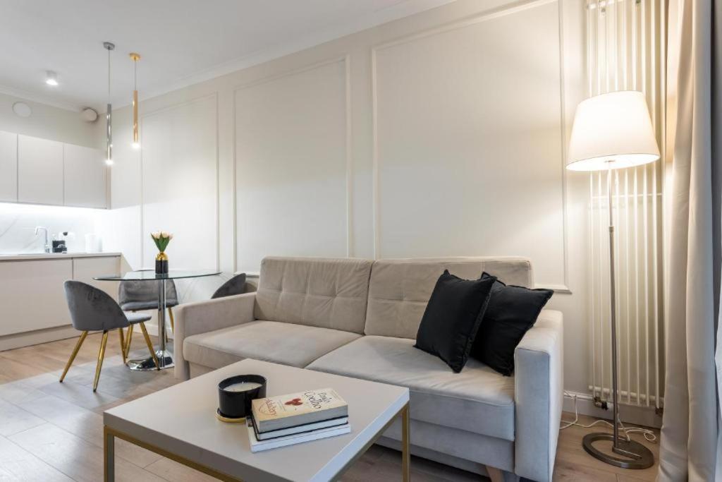 Apartament Close-urban Chic - Luxury -10 People- Mennica Warszawa